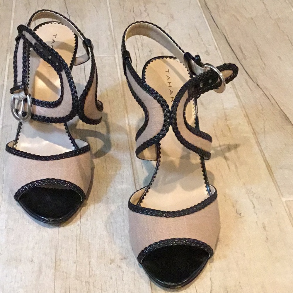 Tahari peep toe heeled sandal size 9.5